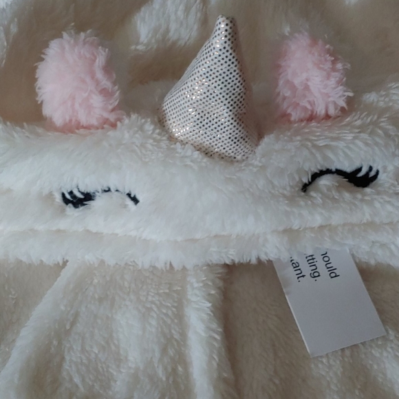 24mth & 3T Little girls fuzzy unicorn robe! - Picture 2 of 4